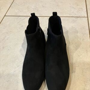 White Mountain Black Ankle Booties